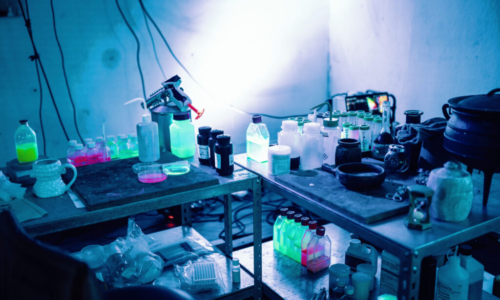 A photo of an apothacary lab.